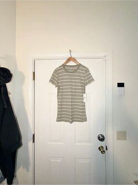 Three Dots Striped Green Crewneck Tee. NWT SZ XL